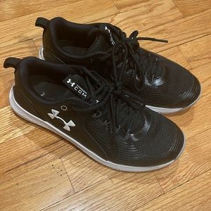 Under Armour Charged Commit Basketball Sneakers Shoes black/white, like new